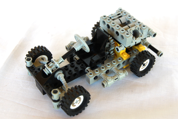 Petit Karting réalisé avec des LEGO Technic