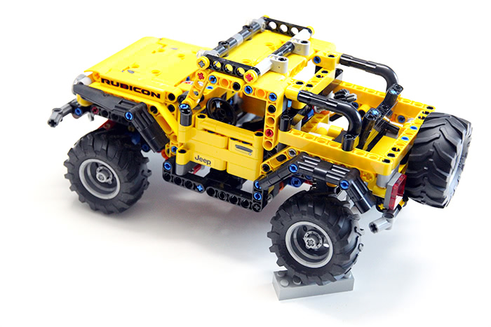 Capacité de franchissement du Jeep Wrangler Rubicon en LEGO