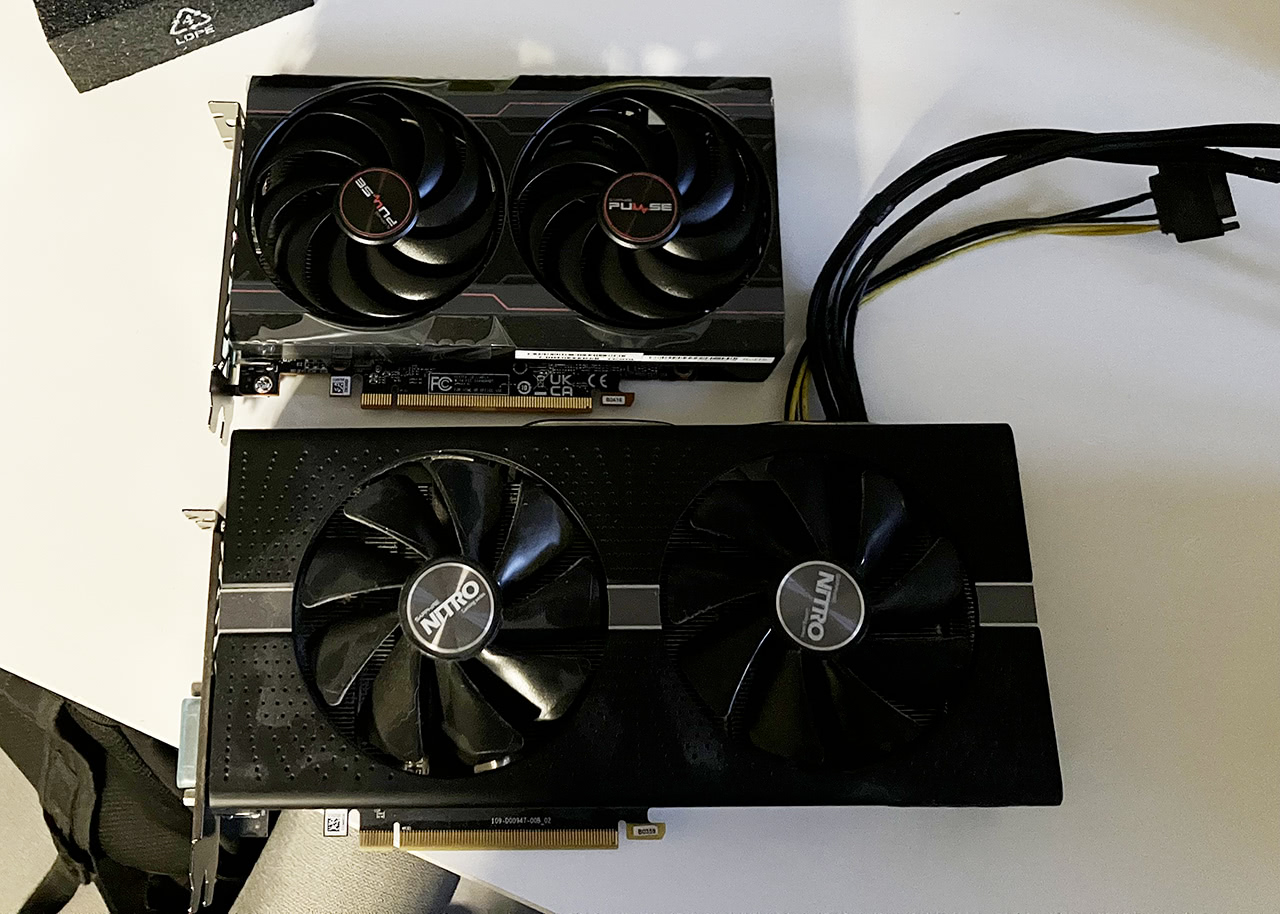 RX6600 au dessus et RX580 en dessous