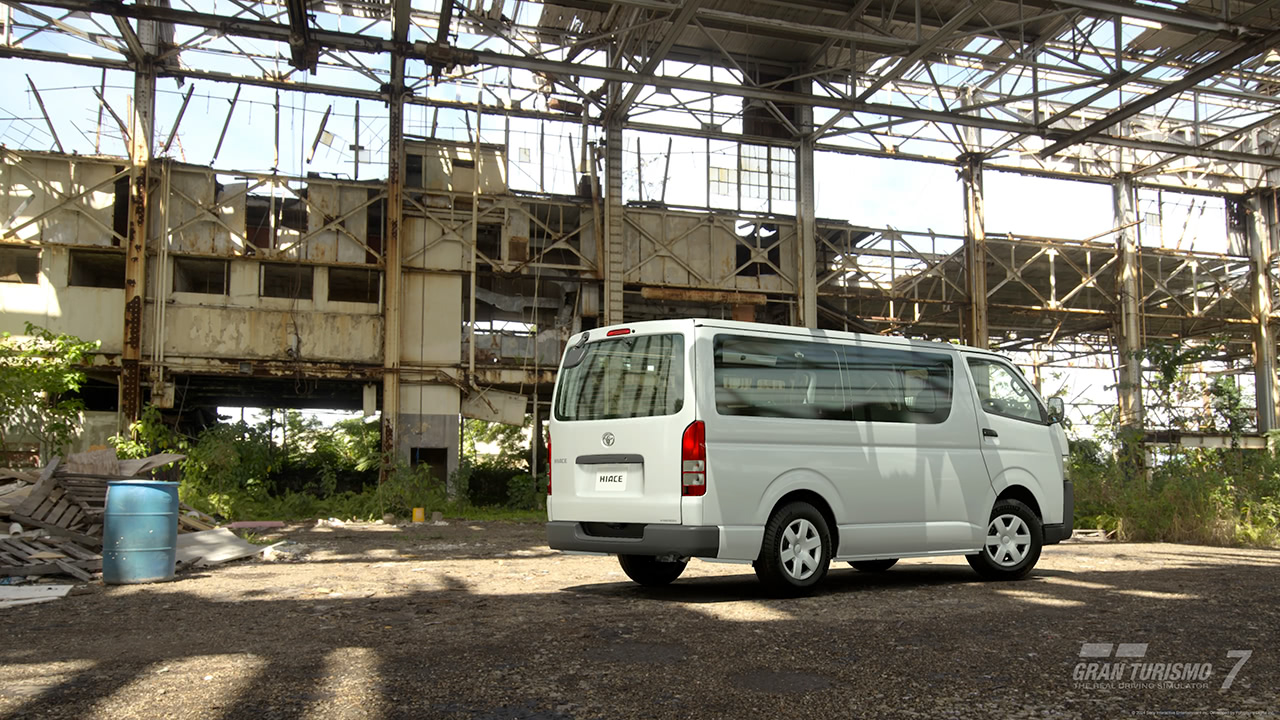 GT7 - Mise à jour 1.52 - Toyota HiAce Van DX '16