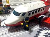 LEGO - L\'aéroport Central City - L\'avion et son pilote