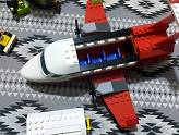 LEGO - L\'aéroport Central City - Trappe amovible au dessus de l\'avion