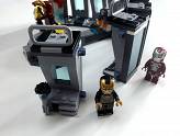 LEGO Marvel Avengers : La Salle des armures d’Iron Man - Dernier bloc à placer à droite