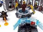 LEGO Marvel Avengers : La Salle des armures d’Iron Man - Zoom sur l\'ensemble