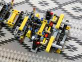 LEGO Technic - La Grue Mobile - Bloc de direction installé
