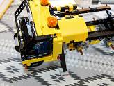 LEGO Technic - La Grue Mobile - Ajout de la carrosserie