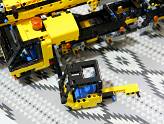 LEGO Technic - La Grue Mobile - La cabine de contrôle