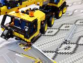 LEGO Technic - La Grue Mobile - Zoom sur la cabine de conduite