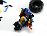 LEGO - Jeep Wrangler Rubicon - Hop, c\'est parti avec la base du chassis