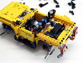 LEGO - Jeep Wrangler Rubicon - L\'arrière est bien avancé