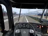 Euro Truck Simulator 2 - Doublé par un TGV, sous la pluie