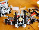 LEGO Technic : Land Rover Defender - Belle avancée sur l\'essieu avant