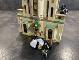 LEGO Harry Potter - Le Bureau de Dumbledore - La tour fermée, vue de l\'extérieur