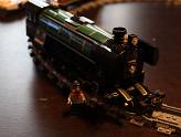 LEGO Emerald Night - Zoom sur l\'avant de la locomotive