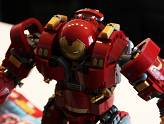 LEGO - Marvel\'s Hulkbuster - Zoom sur la tête.