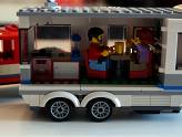LEGO City - Le pick-up et sa caravane - Zoom sur l\'intérieur de la caravane