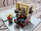 LEGO : L\'animalerie et le café - Etage Art Déco, monté