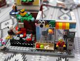 LEGO : L\'animalerie et le café - Vue de l\'animalerie, attachée à l\'ensemble