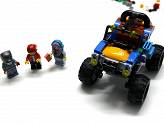 LEGO Hidden Side : Le buggy de plage de Jack - La taille du buggy, par rapport aux figurines