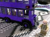 LEGO Harry Potter : Le Magicobus - Le bus terminé, avec son conducteur