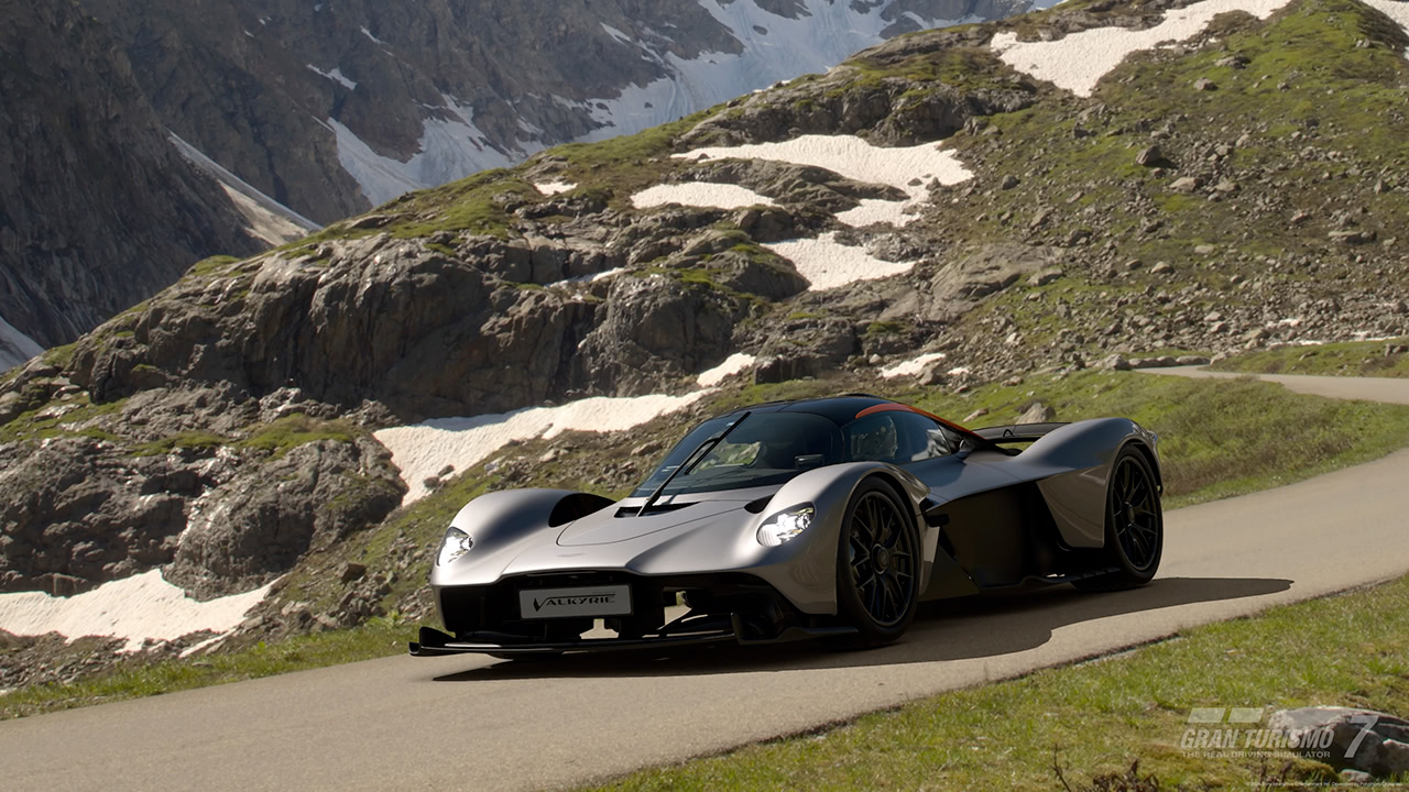 Aston Martin Valkyrie '21